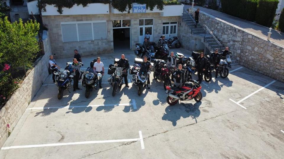 Pansion Komfor Moca Makarska Eksteriør bilde